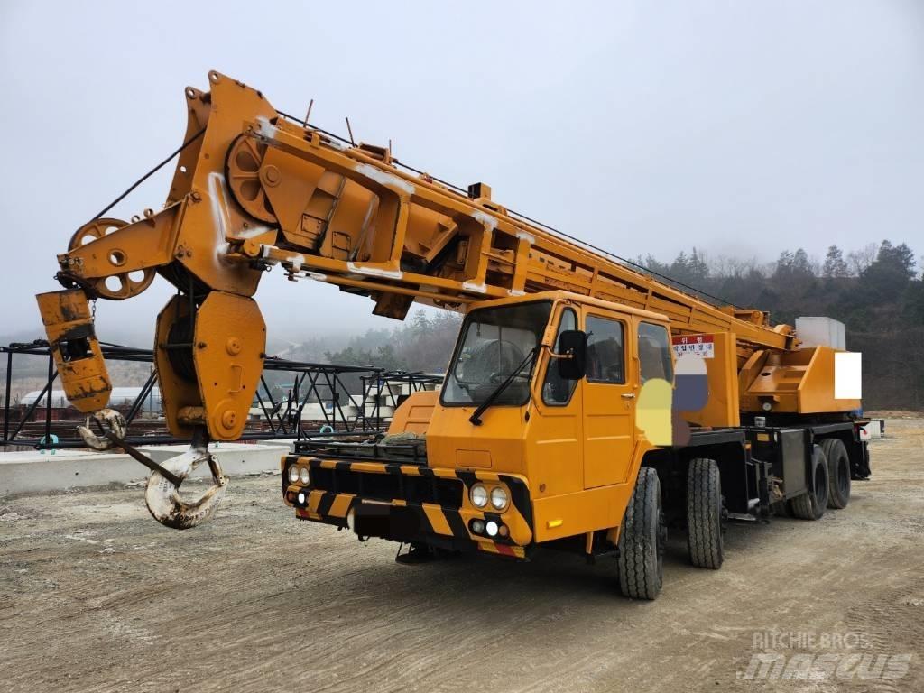 Hyundai HC 50 Visurgājēji celtņi
