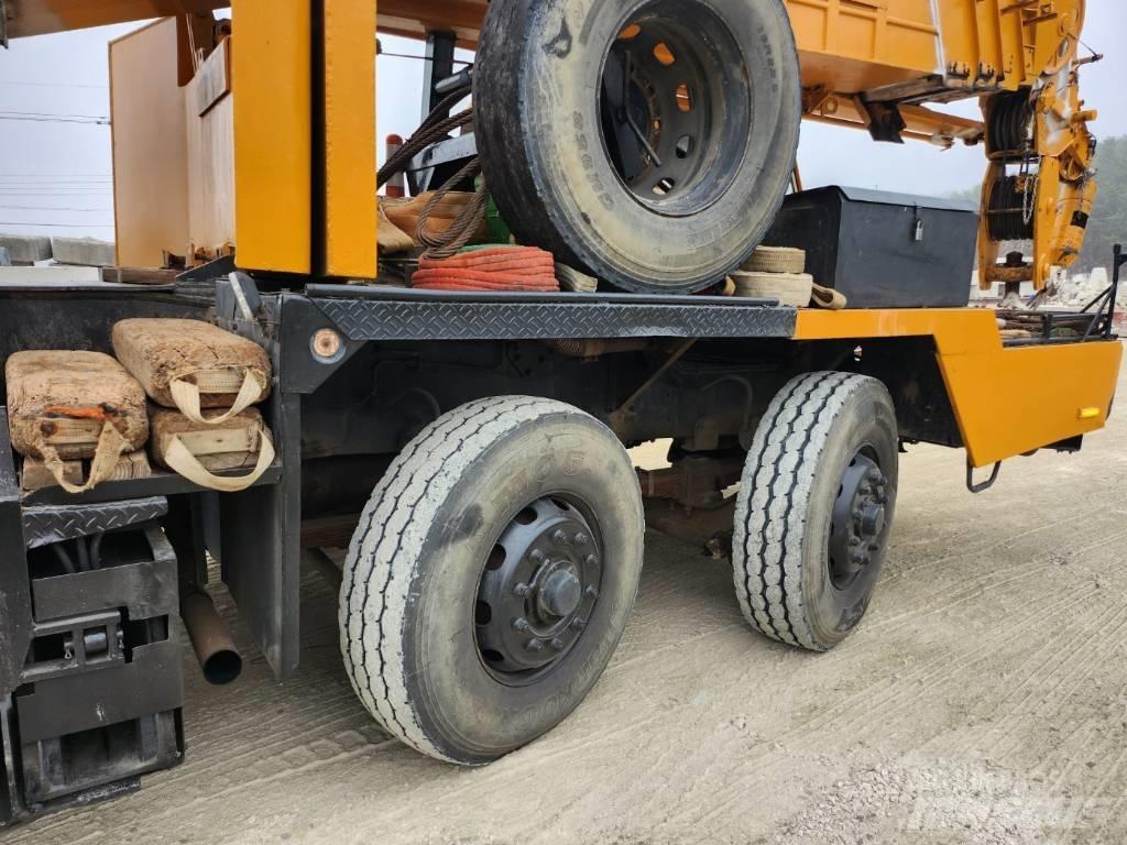 Hyundai HC 50 Visurgājēji celtņi