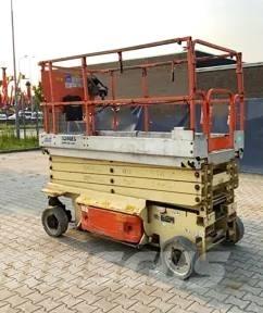 JLG 3246 ES Šķerveida pacēlāji