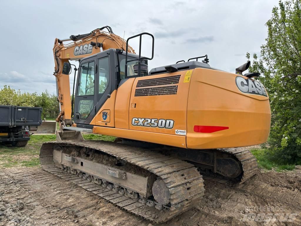 CASE CX 250 D Kāpurķēžu ekskavatori
