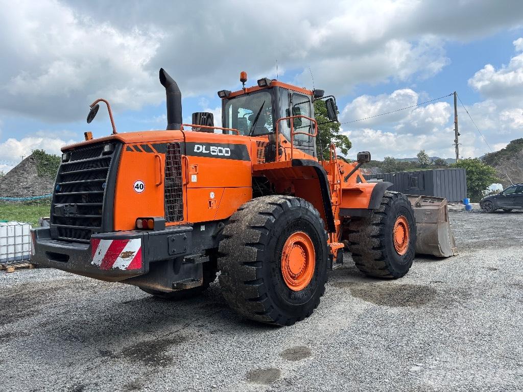 Doosan DL 500 Iekrāvēji uz riteņiem