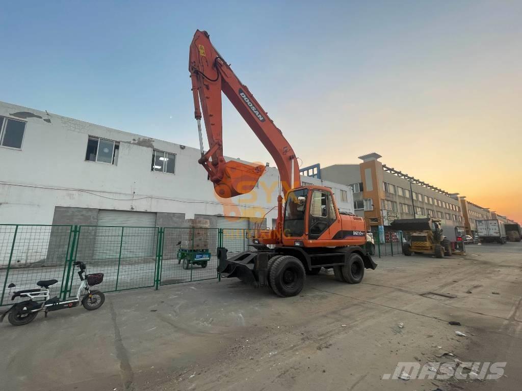 Doosan DH210W-7 Ekskavatori uz riteņiem