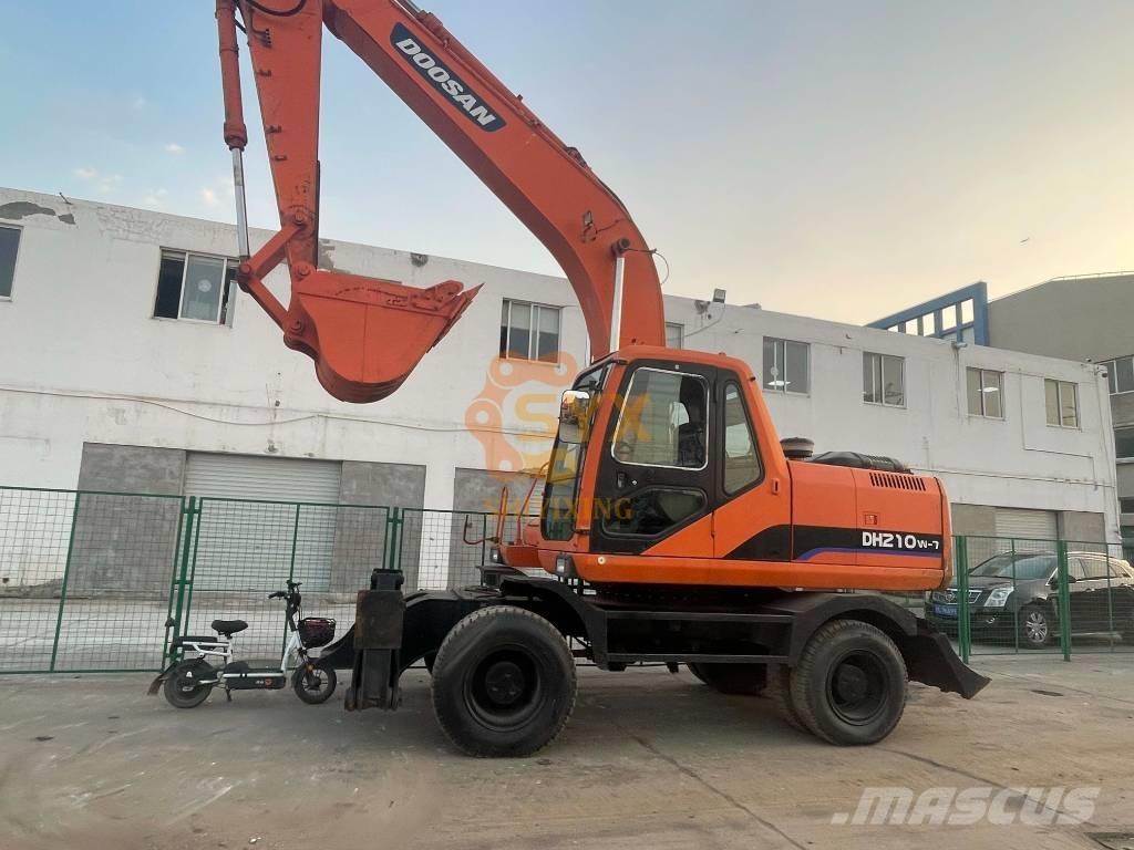 Doosan DH210W-7 Ekskavatori uz riteņiem