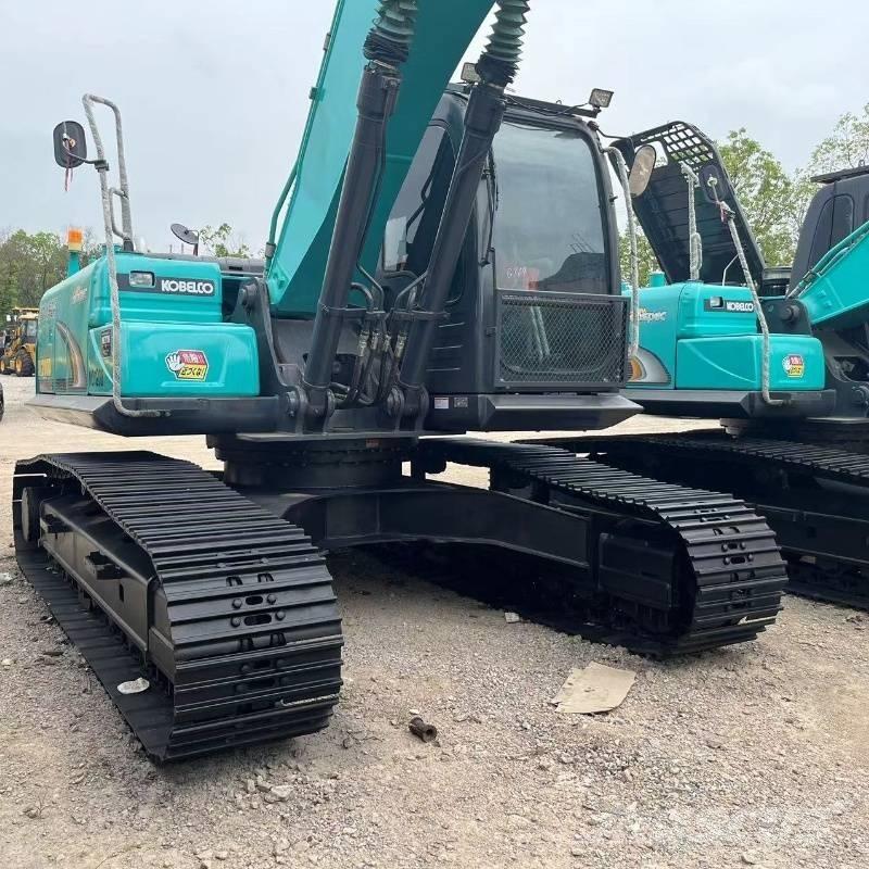Kobelco SK 200 Kāpurķēžu ekskavatori