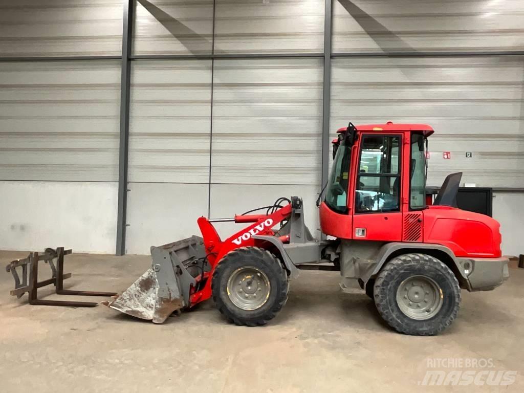 Volvo L 30 G Iekrāvēji uz riteņiem