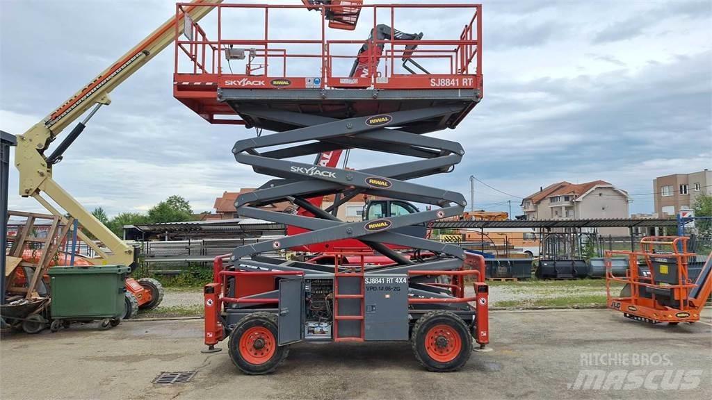 SkyJack 8841RT Šķerveida pacēlāji