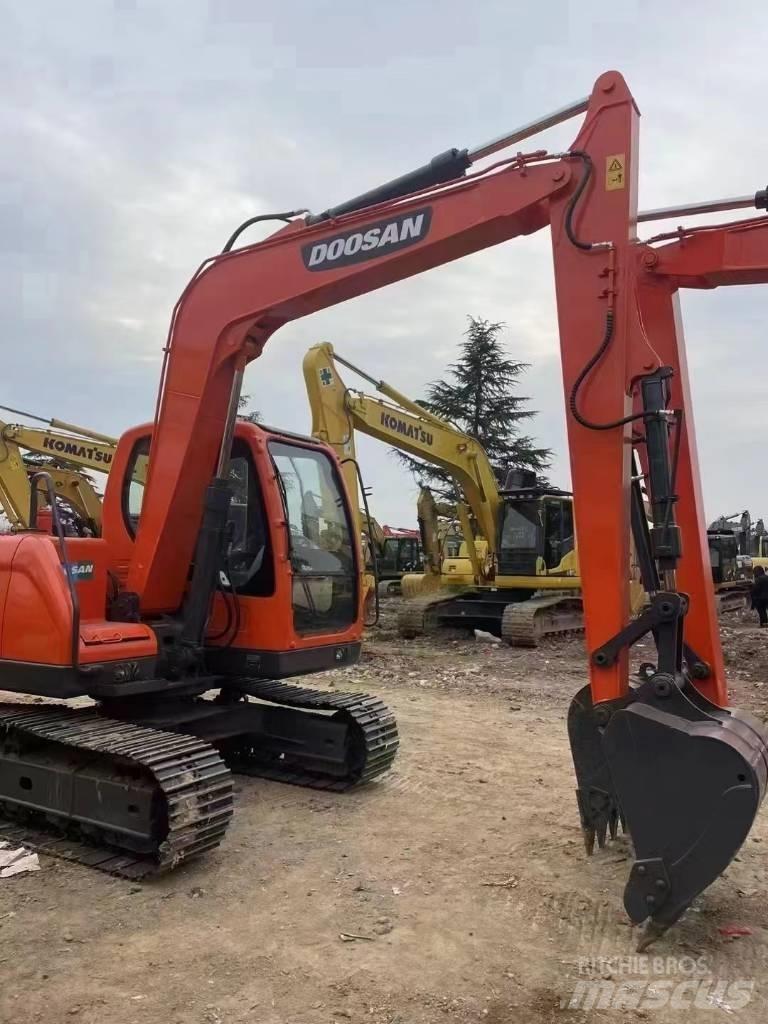 Doosan DX 80 Vidēja lieluma ekskavatori 7 t - 12 t