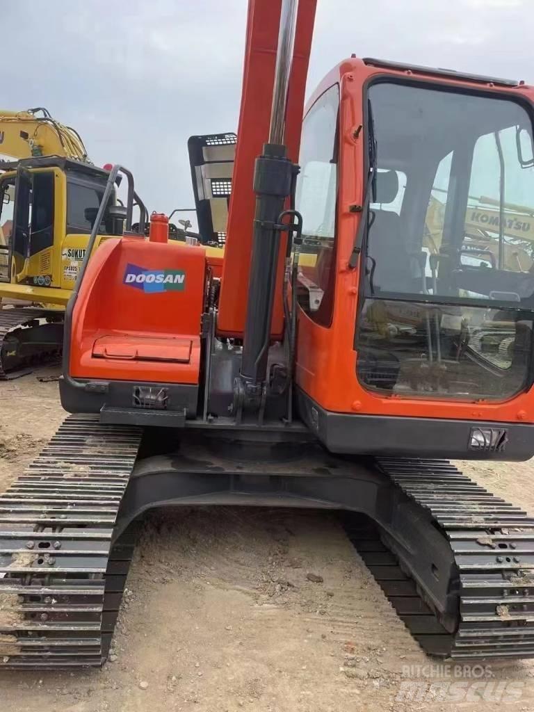 Doosan DX 80 Vidēja lieluma ekskavatori 7 t - 12 t