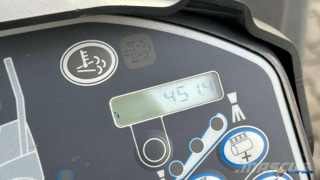 Hamm HD 14i VV Divvalču grunts veltņi