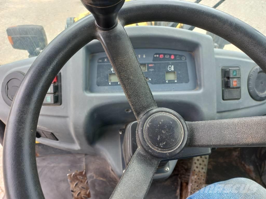 Komatsu WA 80-6 Iekrāvēji uz riteņiem