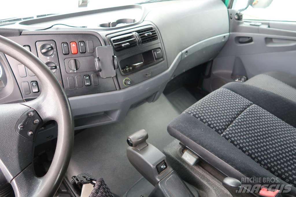 Mercedes-Benz 822 L Vieglais kravas automobilis/izkraušana no sāniem