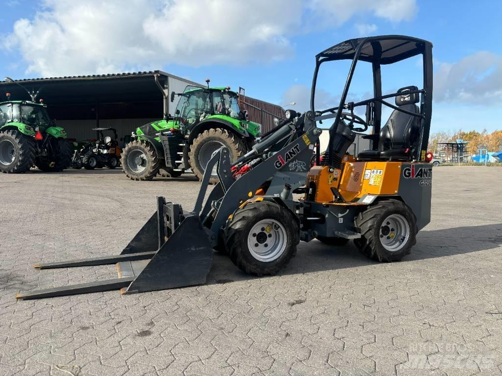 GiANT G 1200 Lietoti riteņu kompaktiekrāvēji