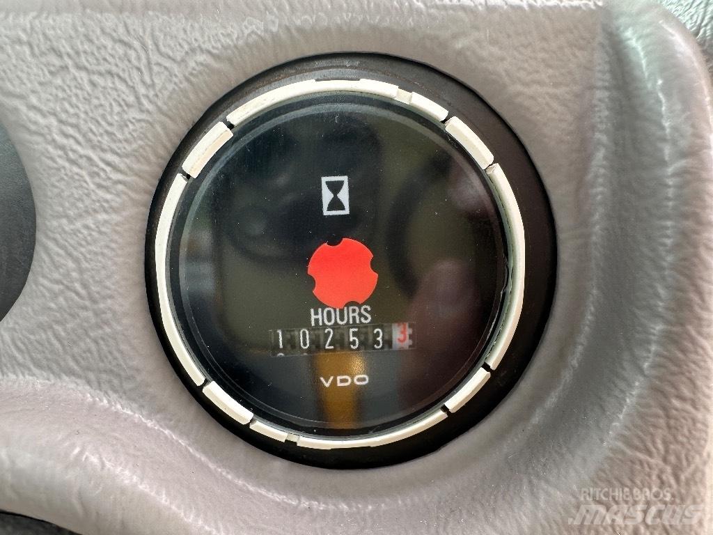 Volvo L 220 G Iekrāvēji uz riteņiem