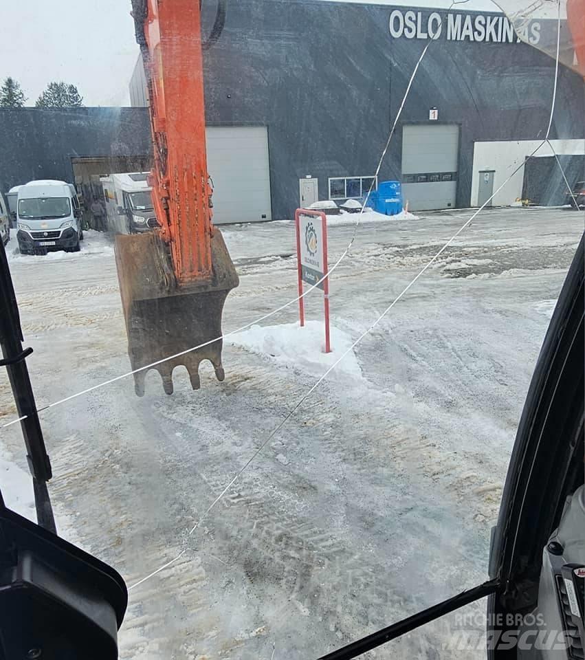 Hitachi ZX 300 LC-6 Kāpurķēžu ekskavatori