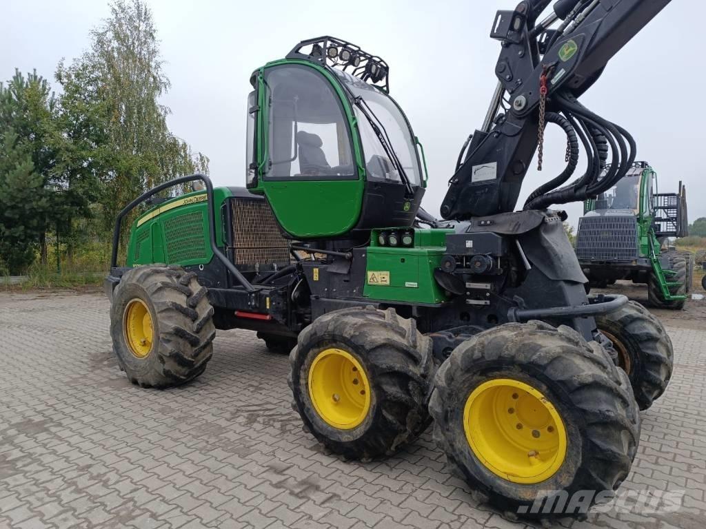 John Deere 1070 E Harvesteri