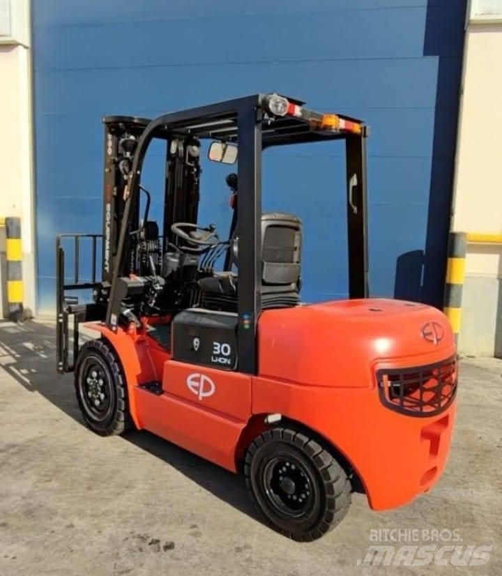 EP EQUIPMENT EFL302 Elektriskie iekrāvēji