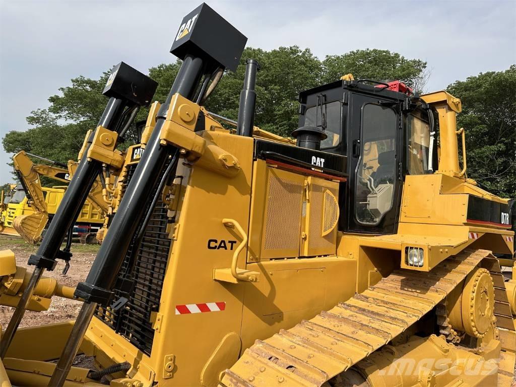 CAT D7R Kāpurķēžu buldozeri