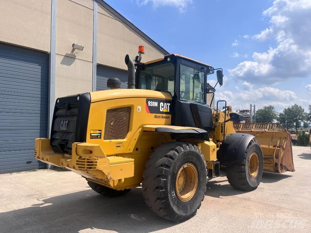 CAT 938M Iekrāvēji uz riteņiem