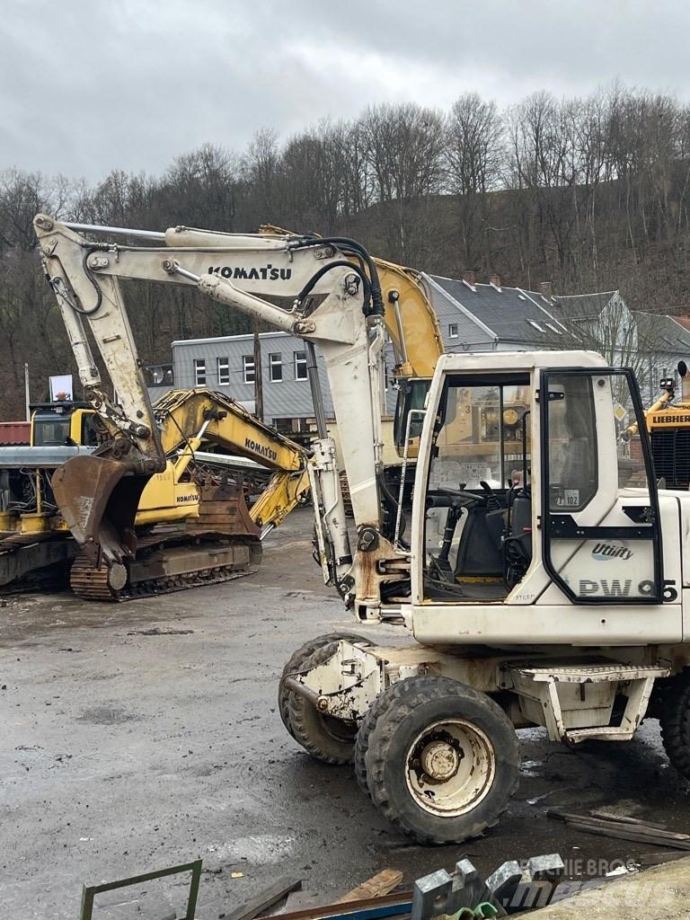 Komatsu PW 95 Ekskavatori uz riteņiem