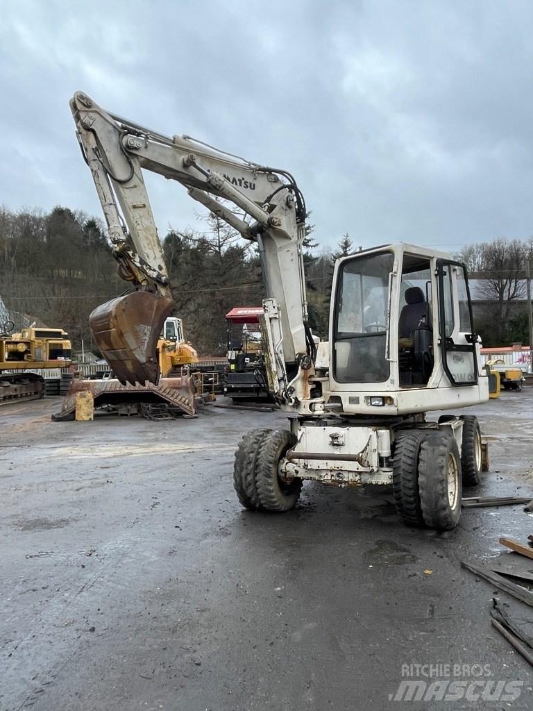 Komatsu PW 95 Ekskavatori uz riteņiem