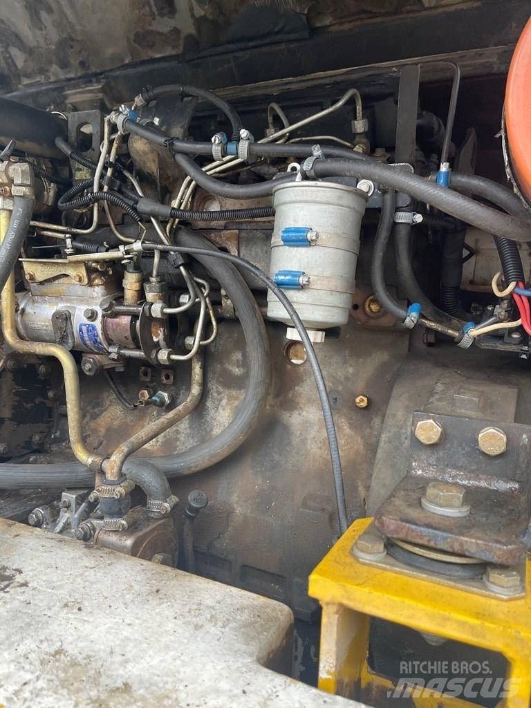 Komatsu PW 95 Ekskavatori uz riteņiem