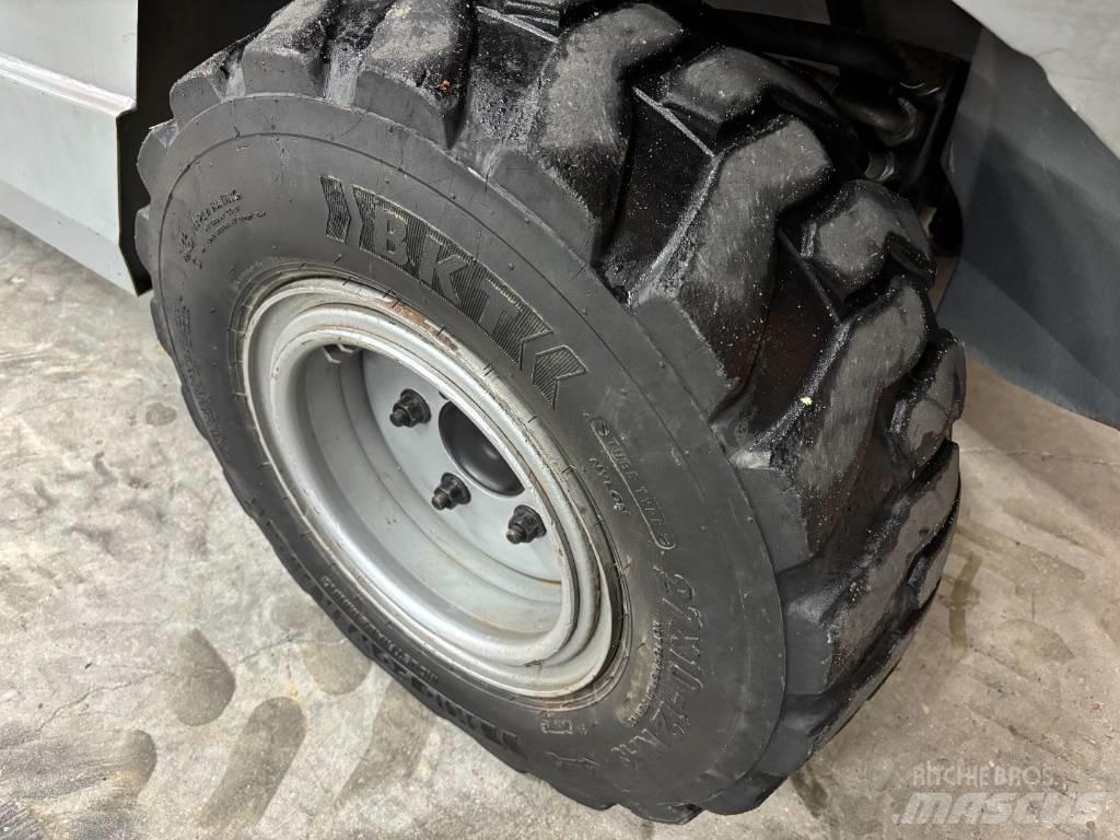 Manitou MH 25.4 T Apvidus autokrāvējs