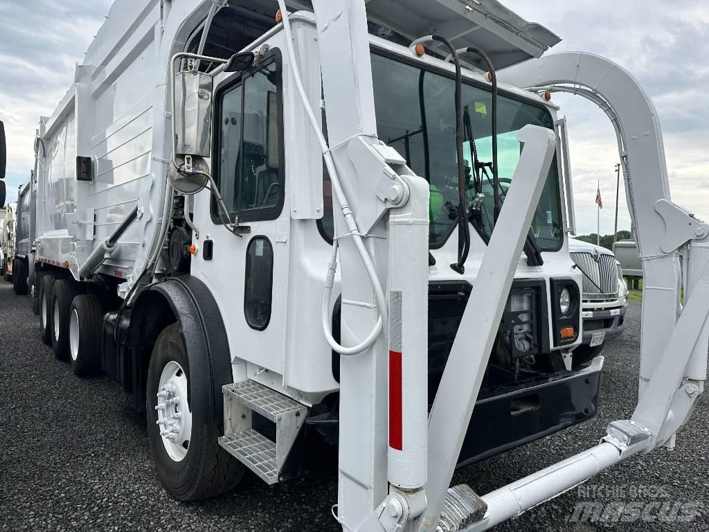 Mack MRU613 Atkritumu izvešanas transports
