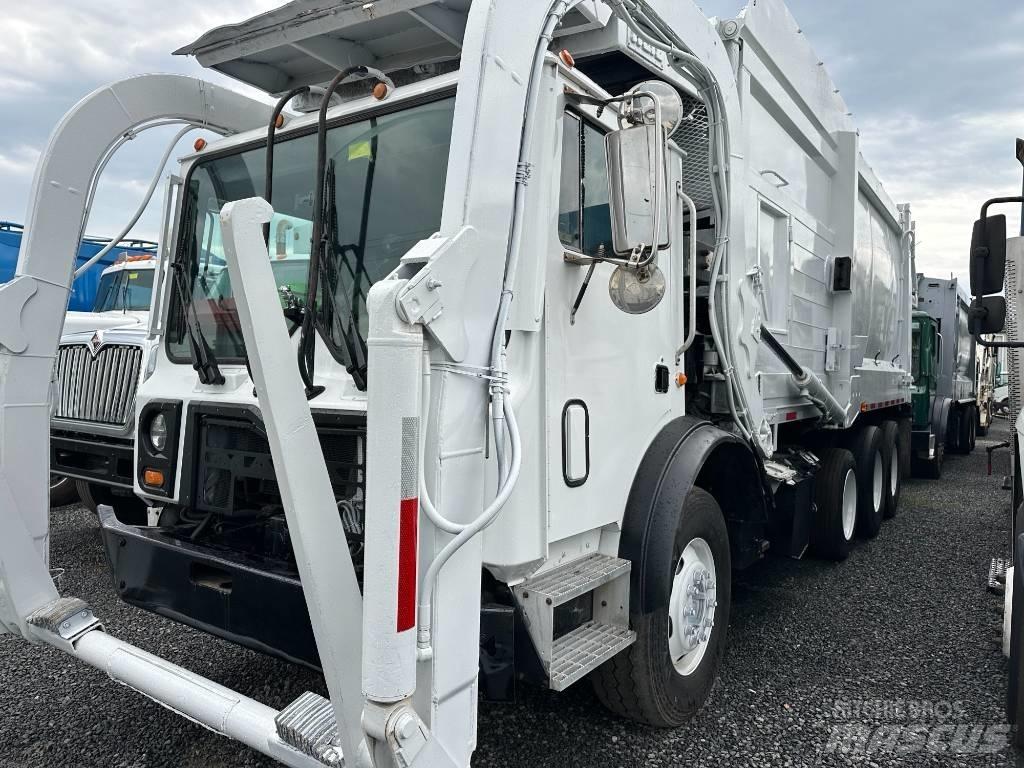 Mack MRU613 Atkritumu izvešanas transports