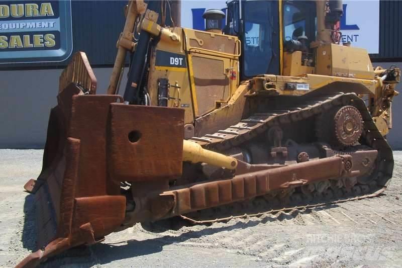 CAT D9T Kāpurķēžu buldozeri
