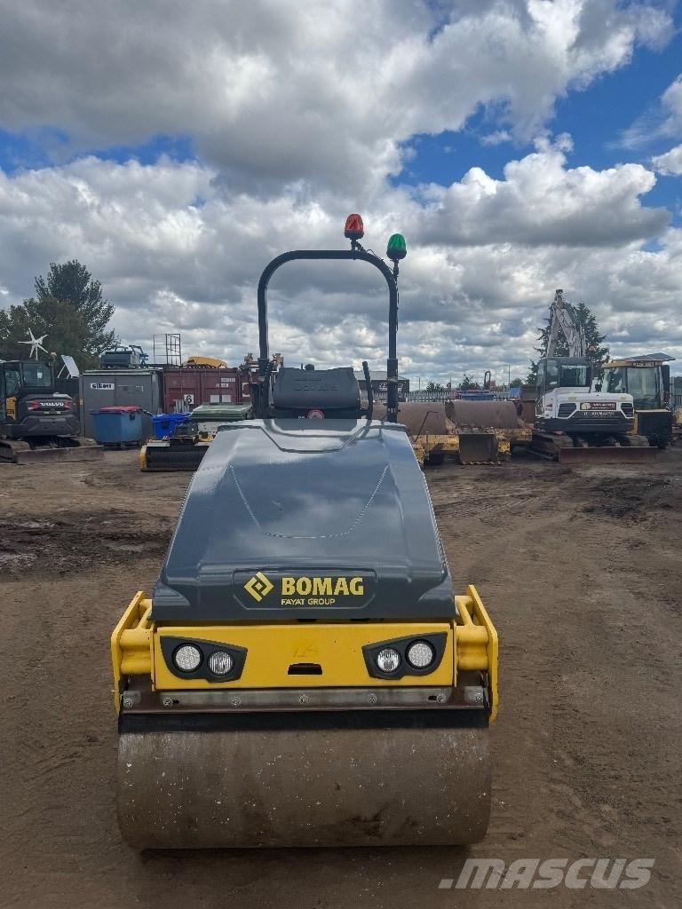 Bomag 120 Divvalču grunts veltņi