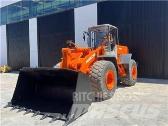 Hitachi LX 210 E Iekrāvēji uz riteņiem