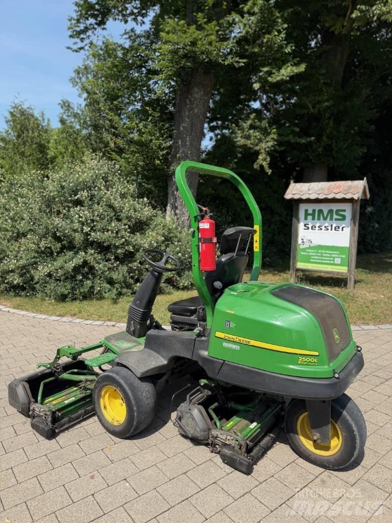 John Deere 2500 E Mauriņa pļaujmašīnas