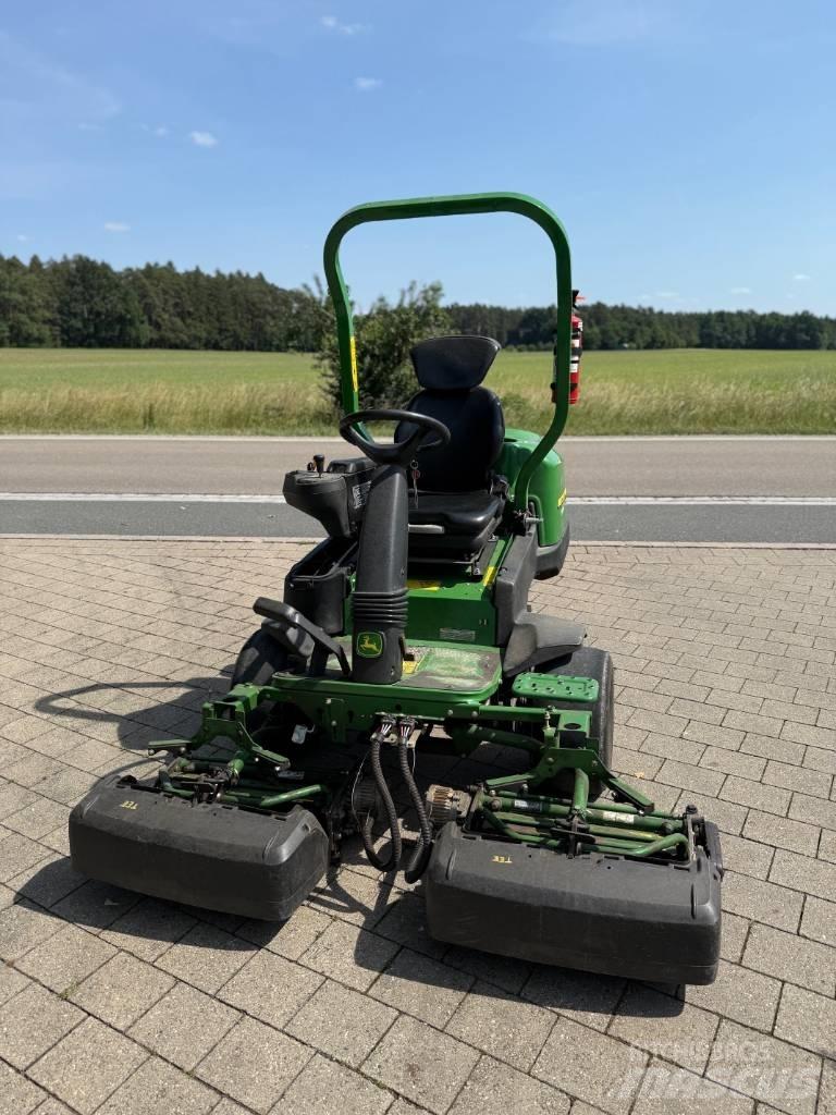John Deere 2500 E Mauriņa pļaujmašīnas