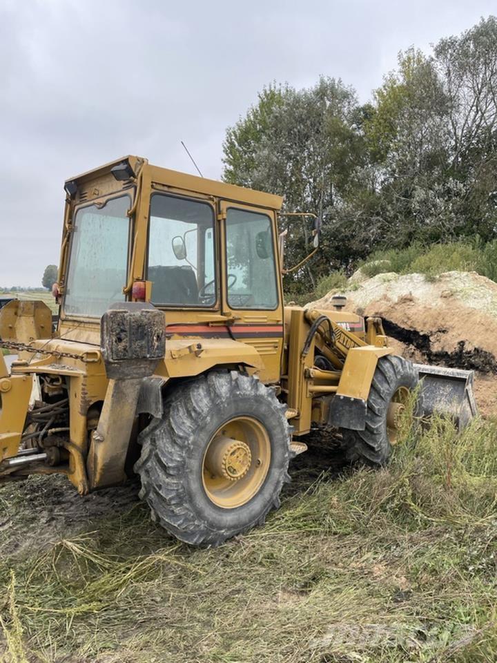 Hydrema 807 Ekskavatori-iekrāvēji