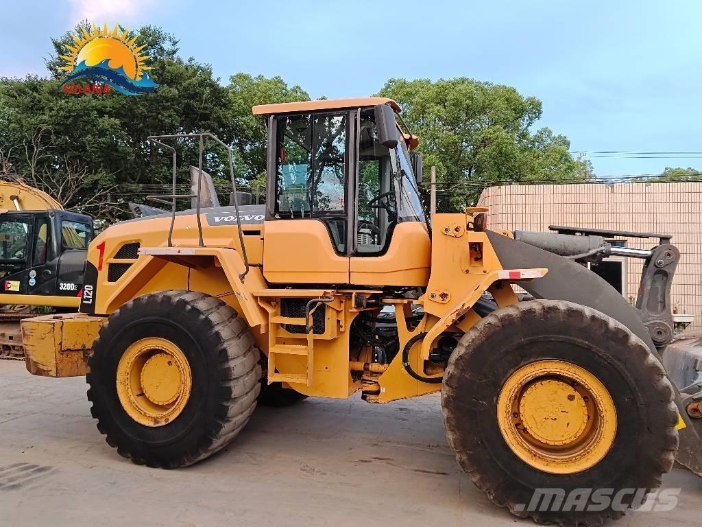 Volvo L 120 Iekrāvēji uz riteņiem