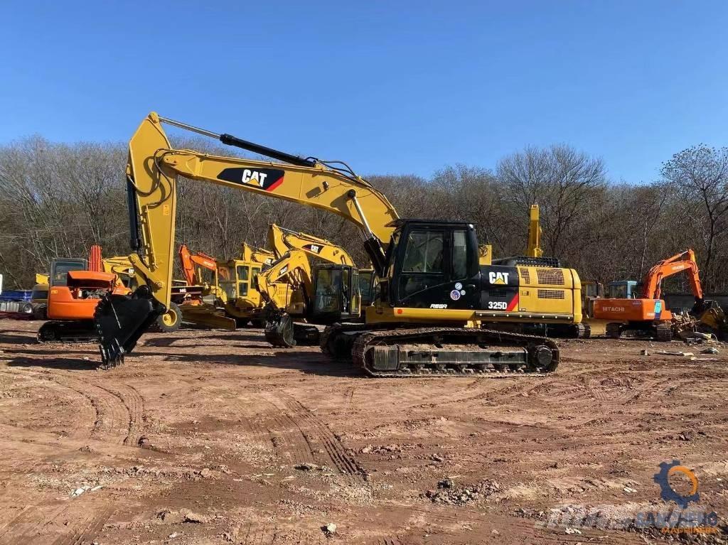 CAT 325 D Kāpurķēžu ekskavatori
