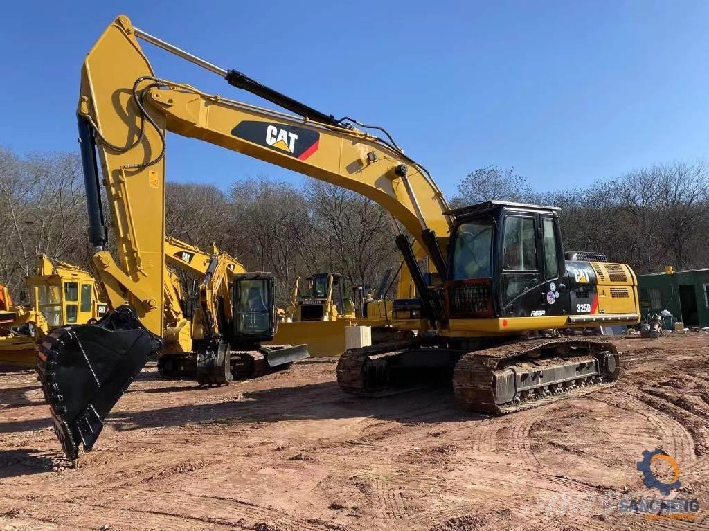 CAT 325 D Kāpurķēžu ekskavatori