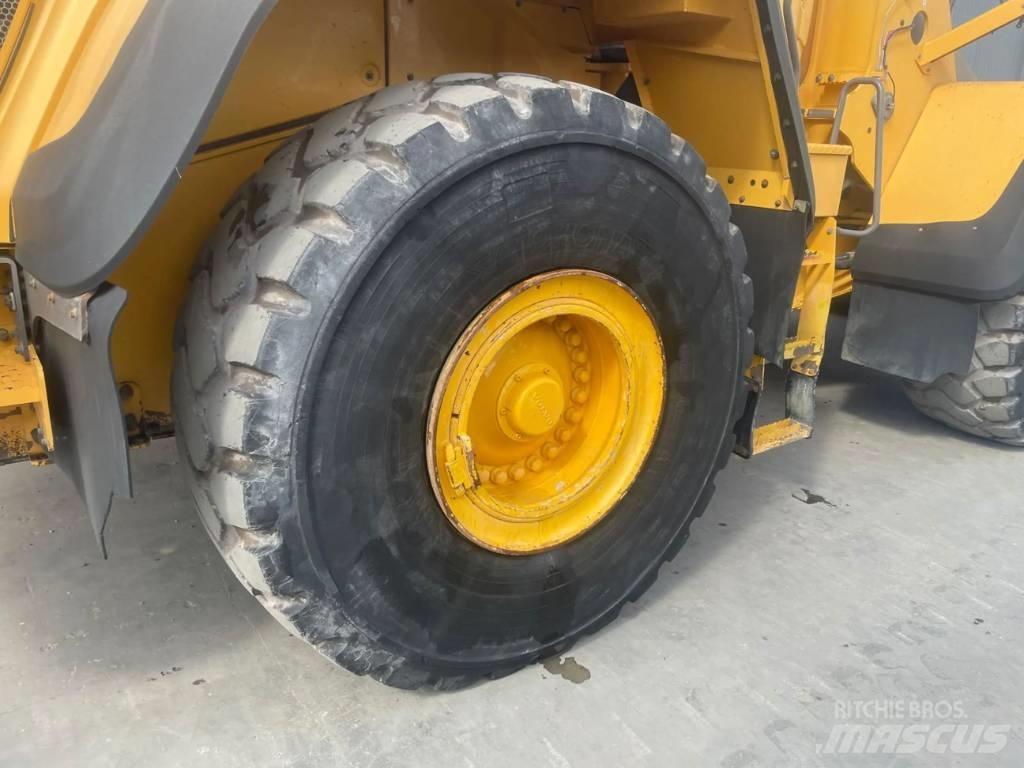Volvo L180G Iekrāvēji uz riteņiem