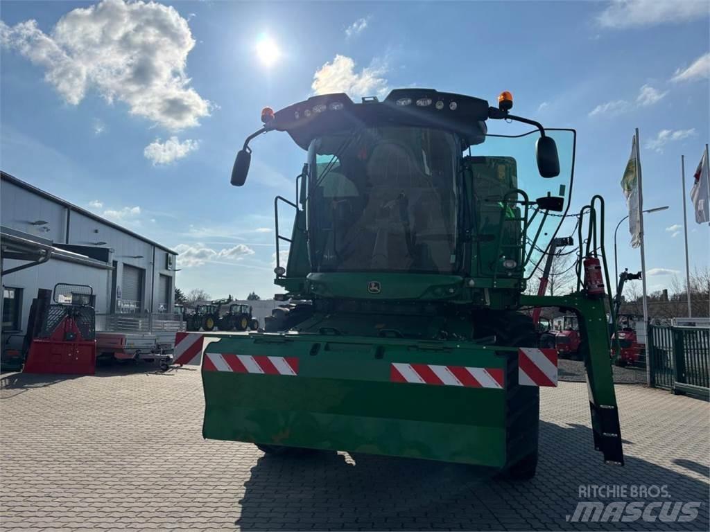 John Deere T550 Ražas novākšanas kombaini