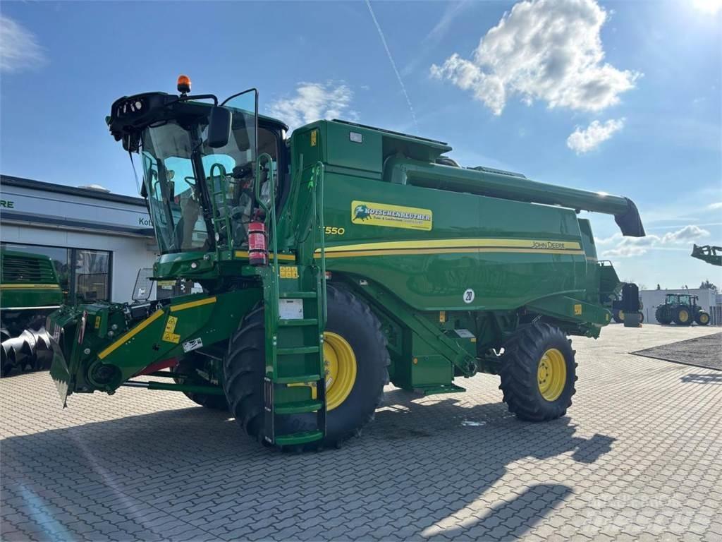 John Deere T550 Ražas novākšanas kombaini