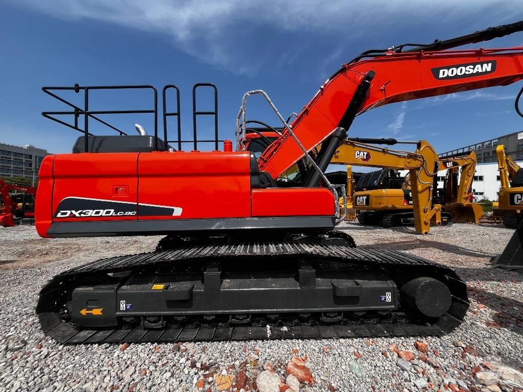 Doosan DX 300 LC-9C Kāpurķēžu ekskavatori