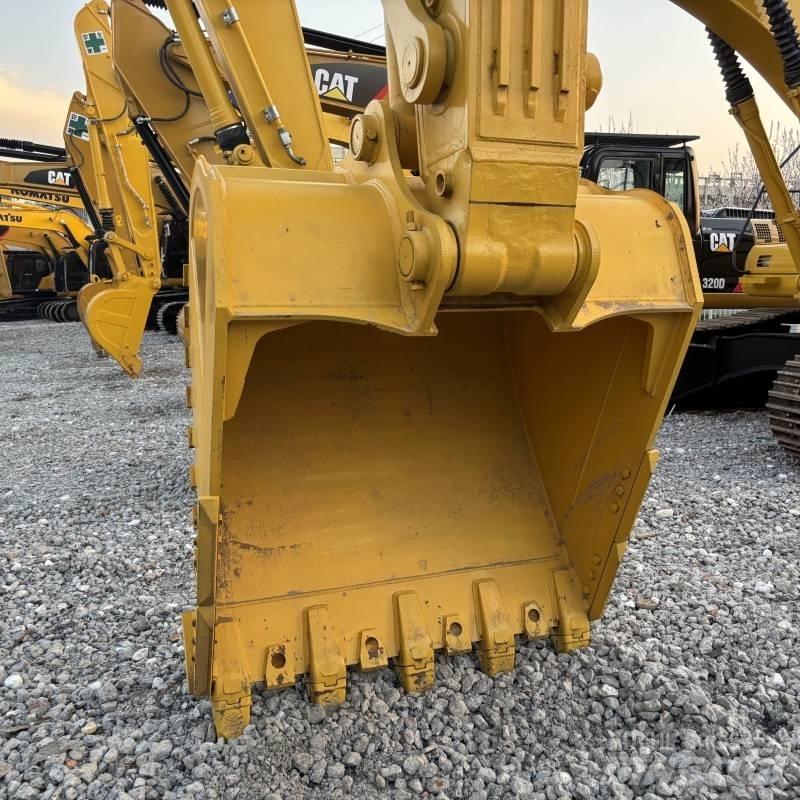 Komatsu PC 450 Kāpurķēžu ekskavatori