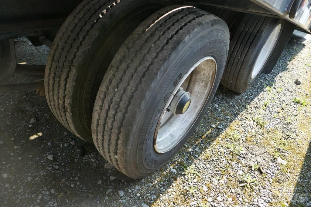 TOWMASTER T-40T Auto pārvadāšanas treileri
