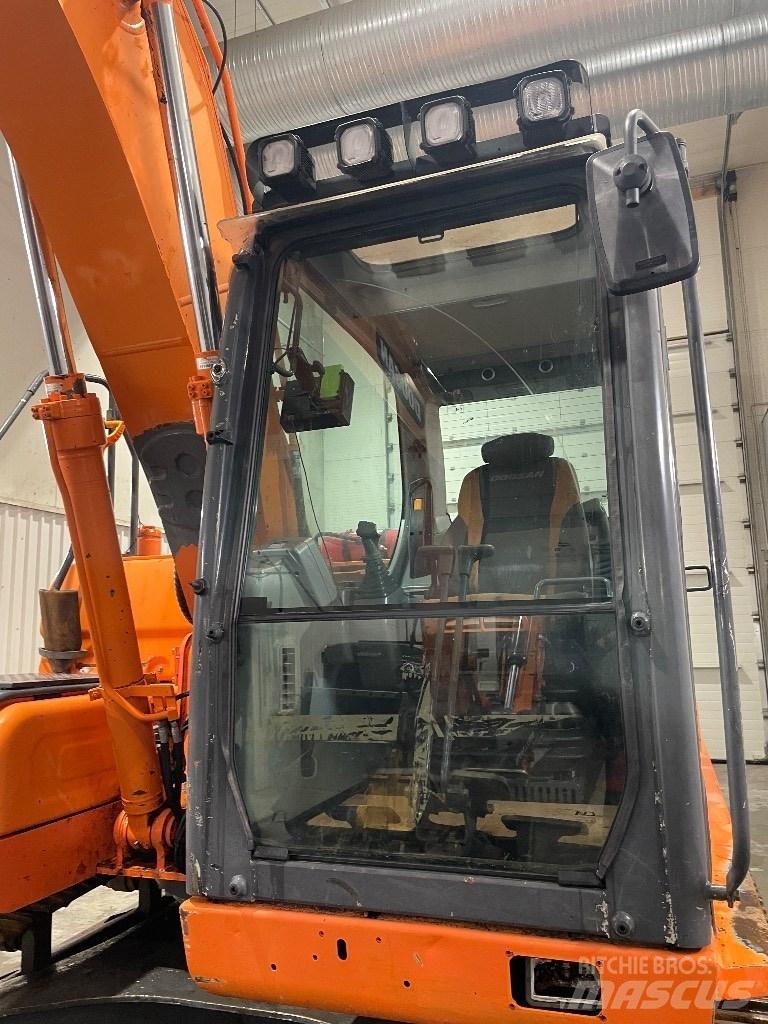 Doosan DX 160 Kāpurķēžu ekskavatori