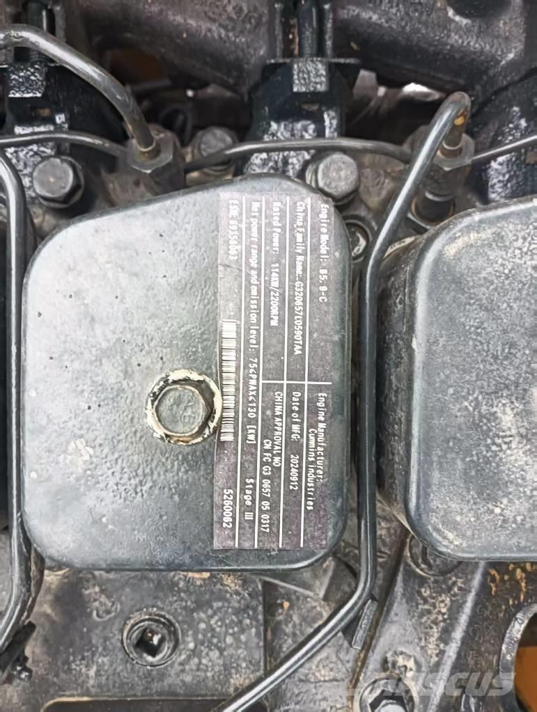 Hyundai 220LC-9S Kāpurķēžu ekskavatori
