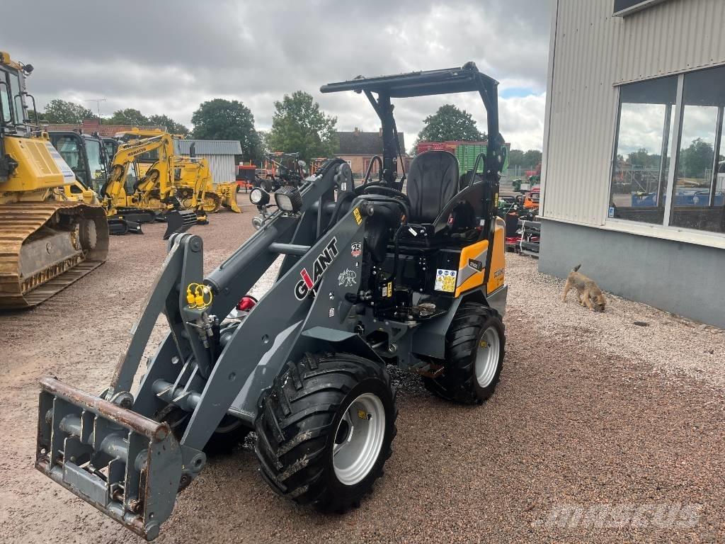 GiANT G 2300 HD Multifunkcionālie iekrāvēji