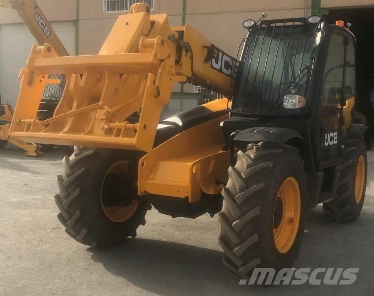 JCB 531-70 Lauksaimniecības pacēlāji