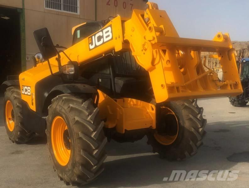 JCB 531-70 Lauksaimniecības pacēlāji