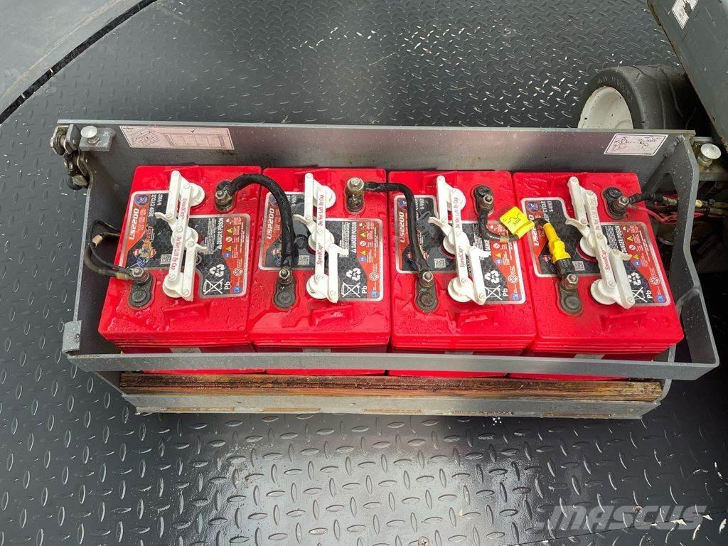 SkyJack SJ3219 Šķerveida pacēlāji