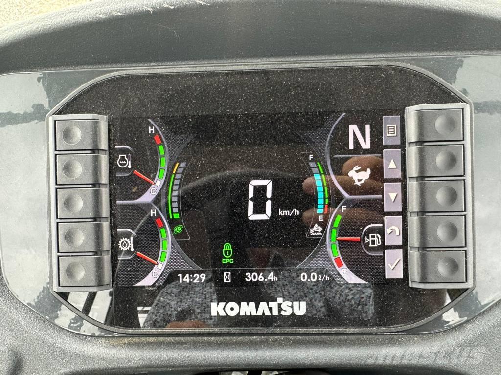 Komatsu WA 100 Iekrāvēji uz riteņiem